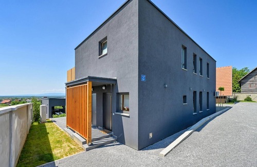 Klostar Ivanic House | Stunning home in Klostar Ivanic
