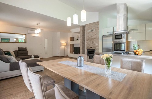 Kamenmost House | Stunning home in Kamen Most