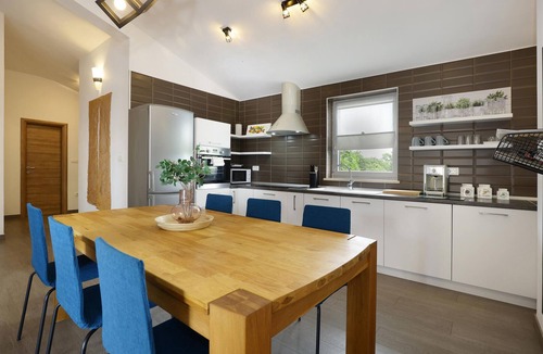 Rasa House | Stunning home in Kunj