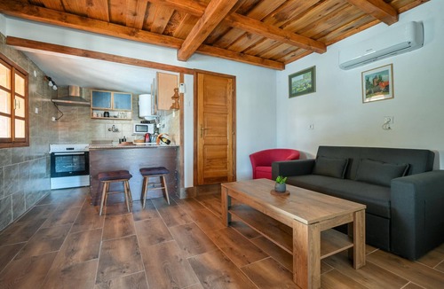 Kutina House | Stunning home in Kutina with sauna