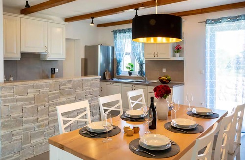 Linardici House | Stunning home in Linardici with private swimming pool, can be inside or outside