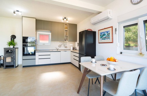 Necujam House | Stunning home in Necujam with house sea view