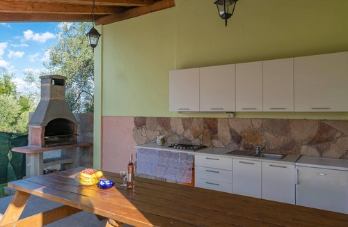 Mali Vareski House | Stunning home in Peruski