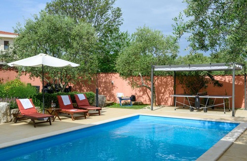 Mali Vareski House | Stunning home in Peruski