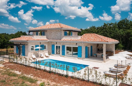 Zminj House | Stunning home in Pifari
