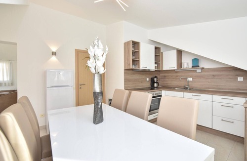 Srinjine House | Stunning home in Podstrana with WiFi