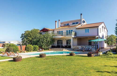 Galizana House | Stunning home in Pula