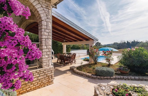 Premantura House | Stunning home in Pula