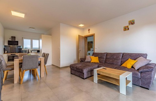 Skatari House | Stunning home in Pula