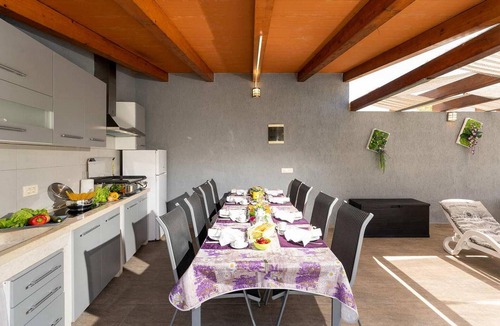 Rovinjsko Selo House | Stunning home in Rovinj with private swimming pool, can be inside or outside