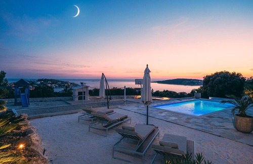 Sevid House | Stunning home in Sevid