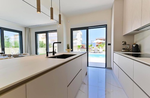 Slatine House | Stunning home in Slatine