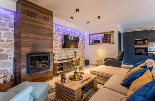 Solin House | Stunning home in Solin