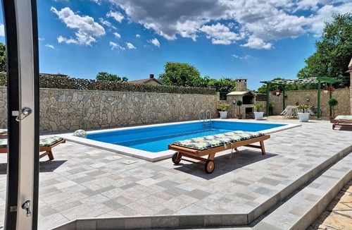 Benkovac House | Stunning private villa for 5 guests with private pool, internet, A/C, TV, patio and pets allowed