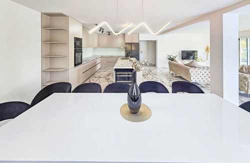 Donji Prolozac Villa | Stunning private villa for 10 people with WIFI, private pool, A/C, TV, terrace and panoramic view