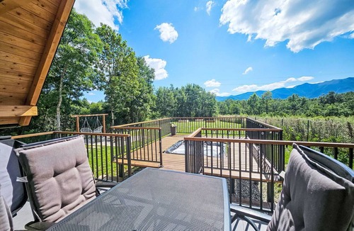 Lovinac House | Stunning private villa for 4 guests with hot tub, WIFI, A/C, TV and terrace