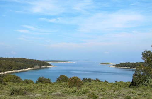 Premantura Villa | Stunning private villa for 10 guests with private pool, WIFI, A/C, TV, patio and pets allowed