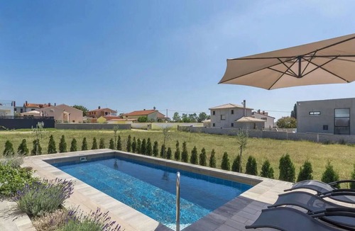 Galizana House | Stunning private villa for 5 people with private pool, A/C, WIFI, TV, terrace and pets allowed