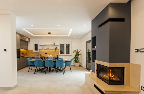 Prolozac House | Stunning private villa for 10 guests with internet, private pool, A/C, TV, terrace and pets allo.