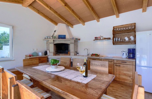 Trgetari House | Stunning private villa for 8 guests with WIFI, private pool, A/C, TV, terrace and pets allowed