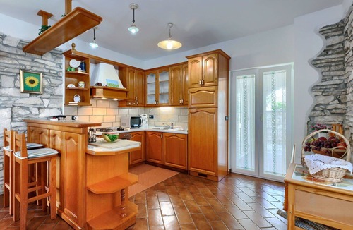 Trgetari House | Stunning private villa for 8 guests with WIFI, private pool, A/C, TV, terrace and pets allowed