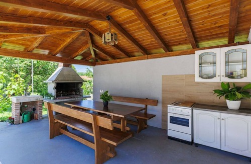 Nedescina House | Stunning private villa for 8 guests with A/C, WIFI, private pool, TV and terrace