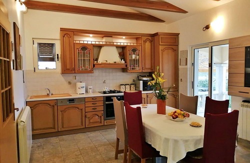 Rudine House | Stunning private villa for 10 guests with WIFI, A/C, private pool, TV, terrace and pets allowed