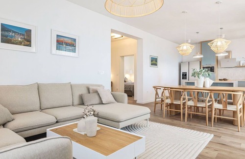 Maslenica Villa | Stunning private villa for 9 people with WIFI, private pool, A/C, TV and terrace