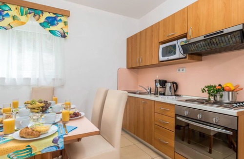 Rab Town House | Stunning private villa for 6 guests with pool, A/C, WIFI, TV, patio and pets allowed