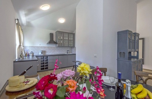 Farini House | Stunning private villa for 6 people with WIFI, A/C, private pool, TV, terrace and pets allowed