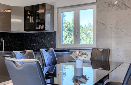 Sikici House | Stunning private villa with A/C, private pool, WIFI, TV, terrace, pets allowed and panoramic view