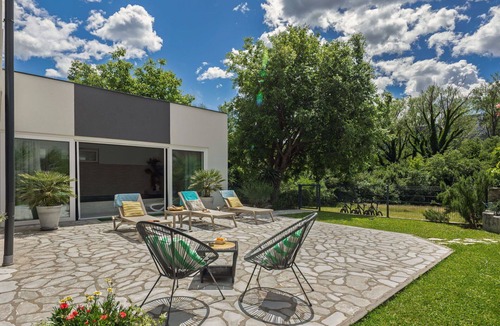 Tribalj House | Stunning private villa for 8 people with WIFI, private pool, A/C, TV, terrace and pets allowed