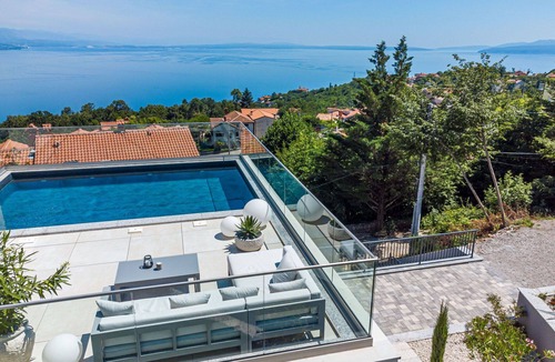 Rukavac Villa | Stunning private villa for 10 guests with A/C, private pool, WIFI, TV, terrace and pets allowed