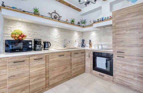 Smrika House | Stunning private villa for 4 people with A/C, WIFI, TV, terrace and pets allowed
