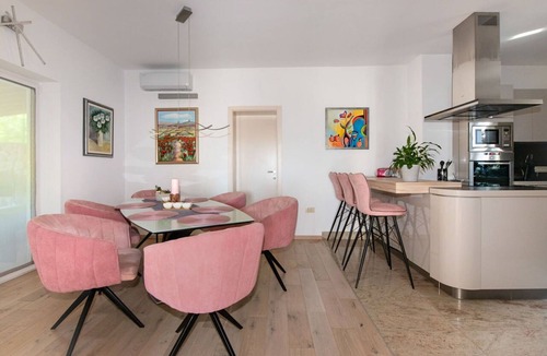 Rukavac House | Stunning private villa with A/C, hot tub, WIFI, private pool, TV, terrace and panoramic view