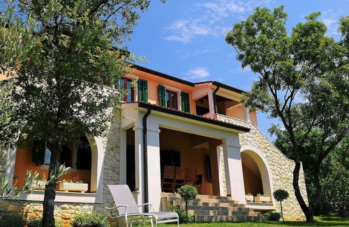 Stanisovi Villa | Stunning private villa for 10 guests with A/C, WIFI, pool, TV and terrace