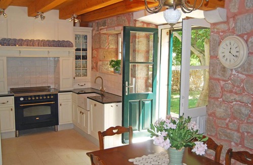 Mali Ston House | Stunning Stone 3 Bedroom Villa in Historic Mali Ston with Large Private Pool