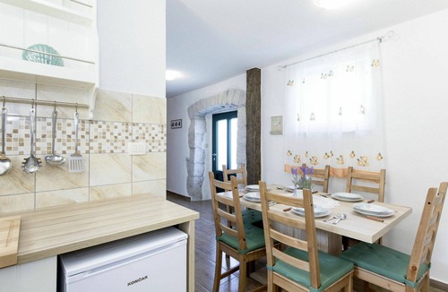 Sveta Jelena House | Stunning villa for 6 guests with A/C, WIFI, TV, terrace and pets allowed