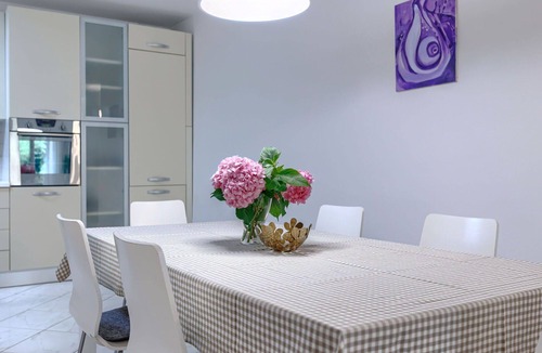 Topid House | Stunning villa for 6 people with A/C, WIFI, private pool, TV and terrace