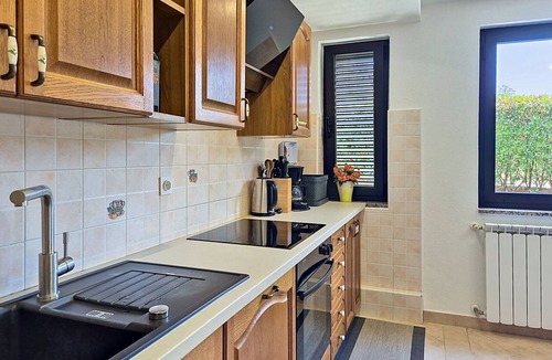 Valica House | Stunning villa with hot tub, A/C, internet, private pool, TV, terrace and pets allowed