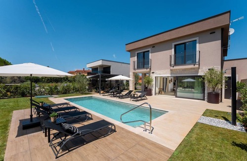 Gulici House | Stunning villa with private pool, sauna, billiards, table football, exercise bike, BBQ