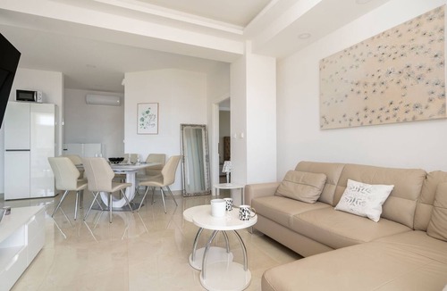 Pisak House | Stylisches Haus für 8 Personen und 4 Kinder by Interhome