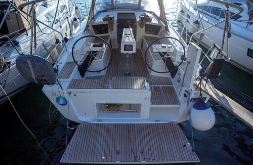 Cove Murtar Boat Rental | Sun-Kissed Sailing Adventure in Northern Croatia