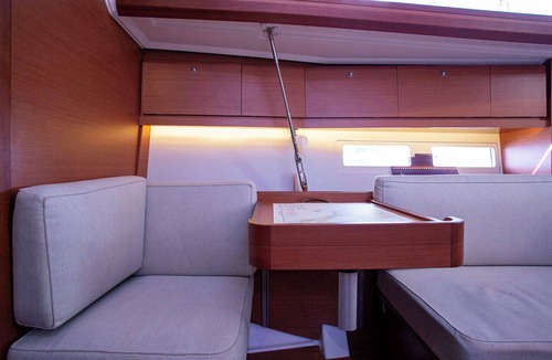 Cove Murtar Boat Rental | Sun-Kissed Sailing Adventure in Northern Croatia