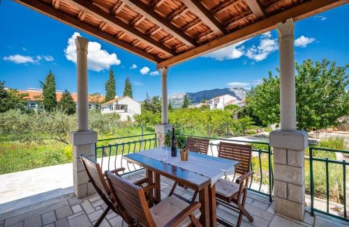 Cove Tri Zala (Zrnovo) Apartment | Sunny House