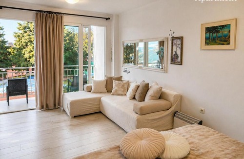 Bacvice Apartment | Sunshower apartment and studio