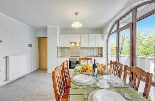 Sezana Apartment | Teran Karst Apartment with Balcony, Sežana, Slovenia
