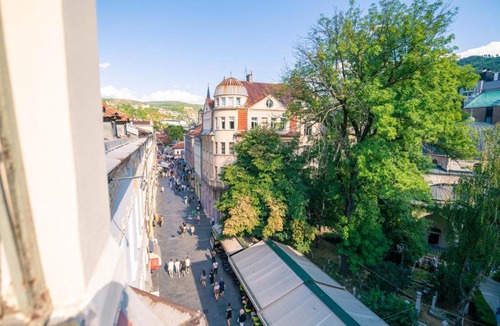 Ferhadija Street Apartment | The Best Location 130 m2 salon apartment