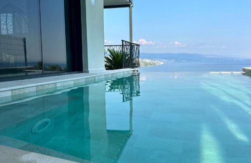 Volosko Apartment | The Flat Opatija - Penthouse with pool, barbecue & more