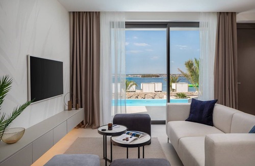Kraj Villa | The Palms Resort - Villa Beach III